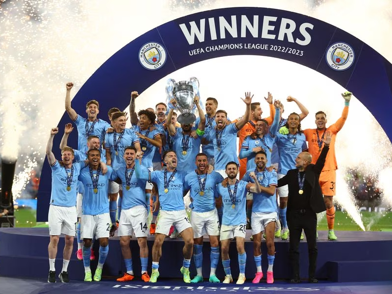 Así festejó el Manchester City el ‘triplete’ con su afición