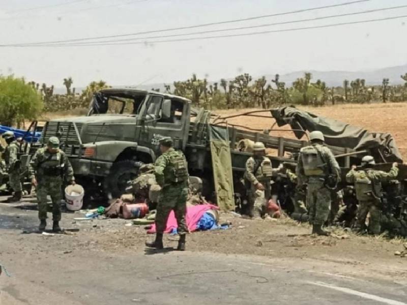 En Apatzingán militares caen a campo minado; hay 4 heridos