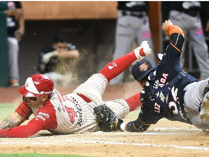 Diablos Rojos del México derrota a Tigres de Quintana Roo