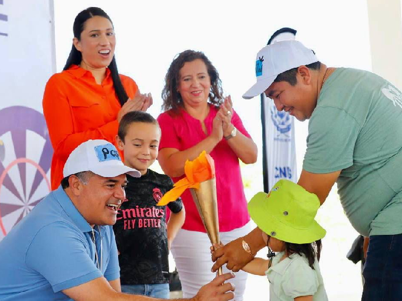 Renán Barrera promueve el fortalecimiento de lazos familiares entre padres e hijos