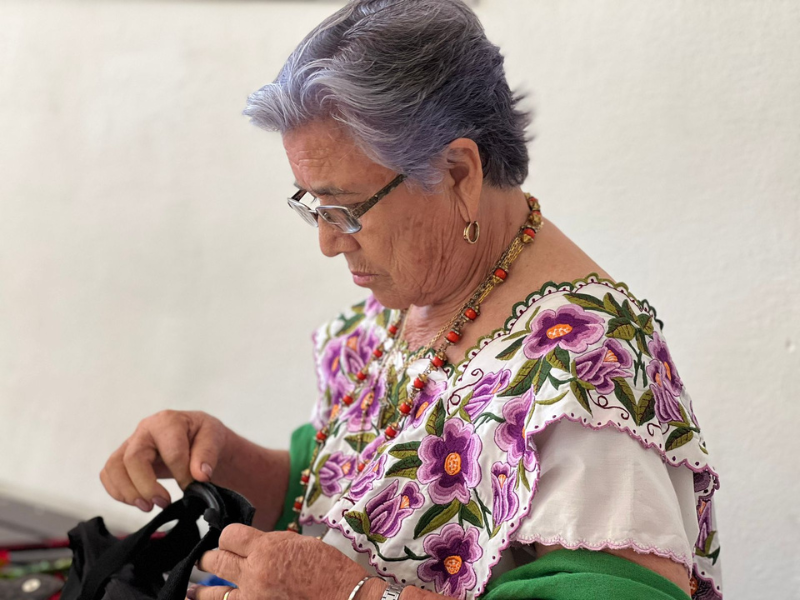 Arte, medio de expresión para los abuelitos en Mérida