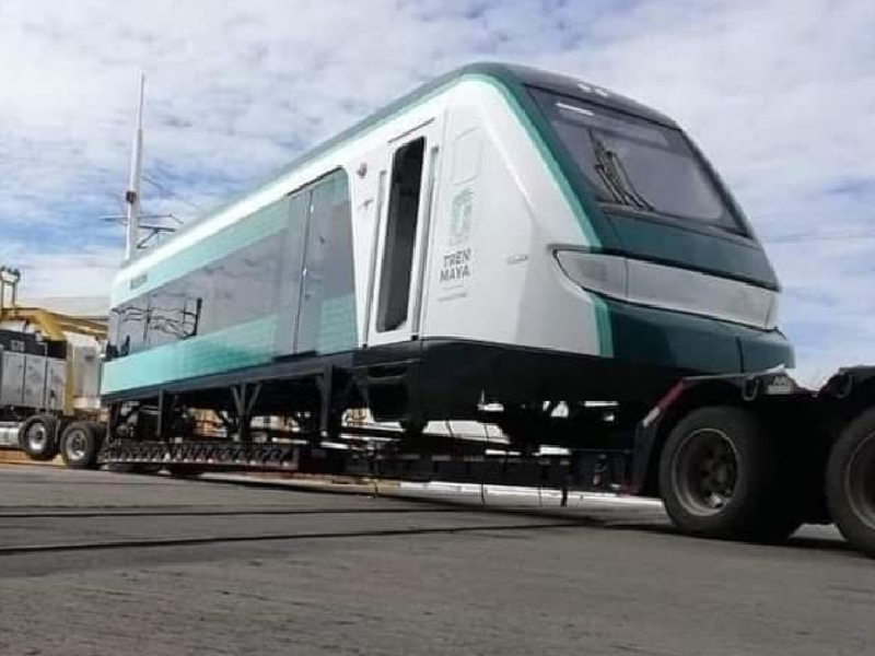 Primera unidad del Tren Maya, en camino al sureste