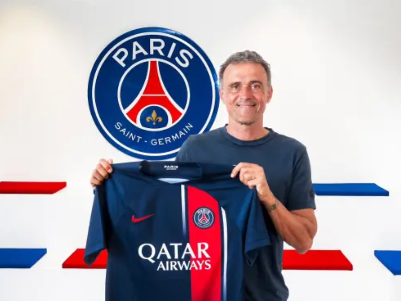 PSG presenta a Luis Enrique como nuevo DT; firma hasta 2025