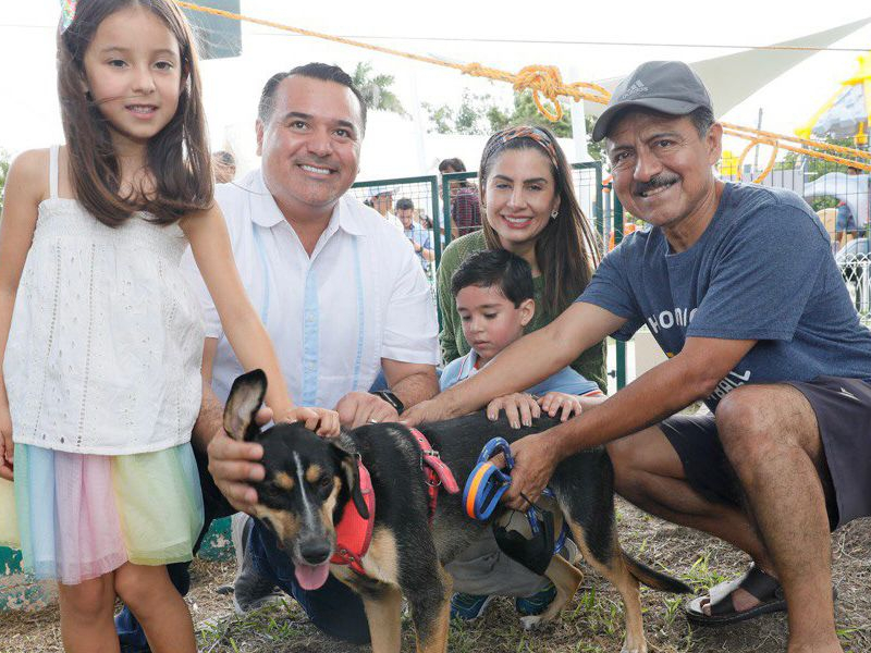 Renán Barrera cuida la salud de la fauna del Municipio