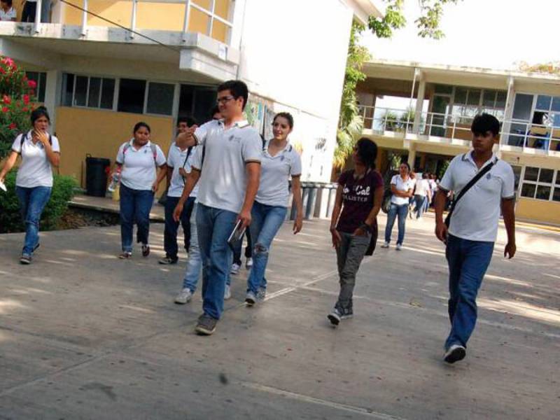 jovenes estudiantes