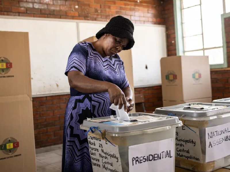 Prolongan voto ante presión en Zimbabue