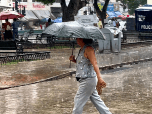 Clima Yucatán cielo soleado con lluvias por la tarde