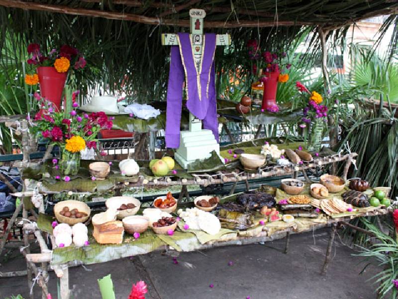 Cada vez más caro poner un altar de Hanal Pixán en Yucatán