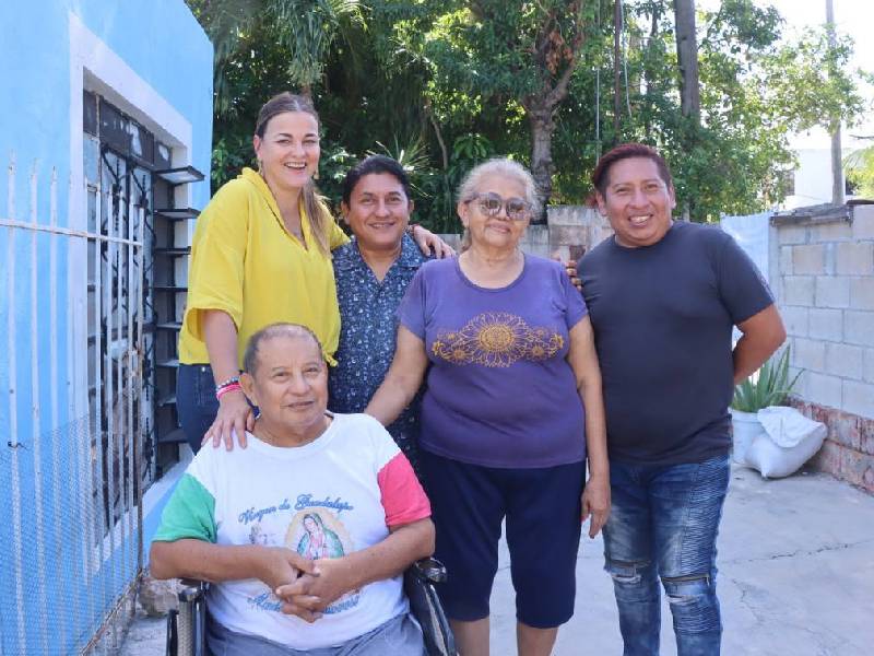 Cecilia Patrón trabaja en equipo con los meridanos para atender necesidades de los adultos mayores 