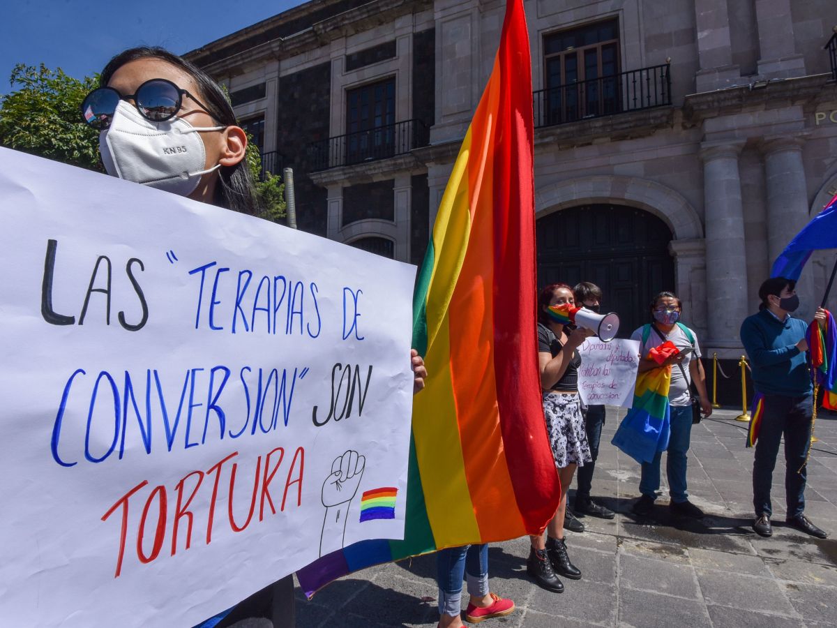 Senado de México prohíbe ‘terapias de conversión’