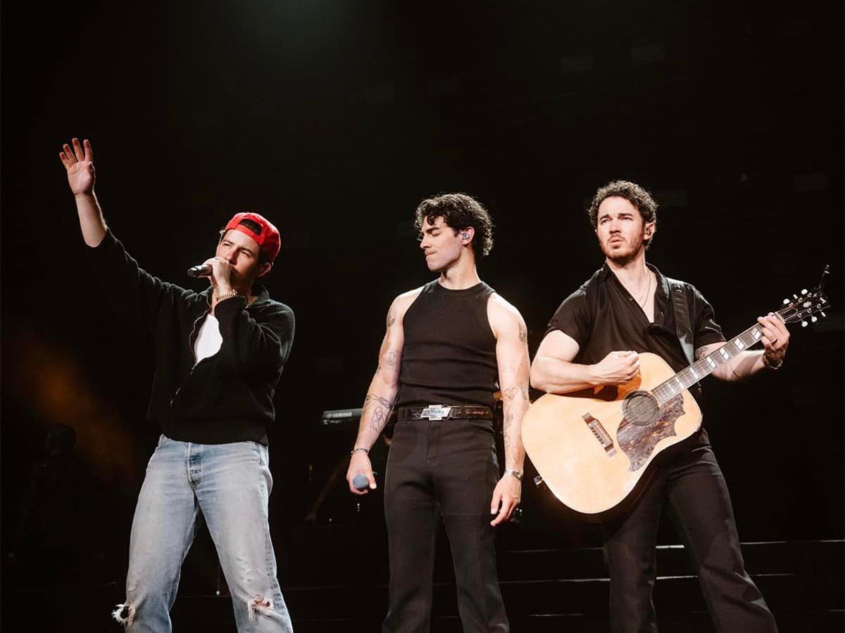 Jonas Brothers posponen conciertos en México debido a influenza