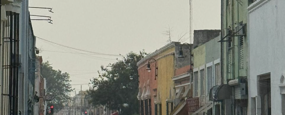 Incendios dejan densa capa de humo sobre los cielos de la península de Yucatán