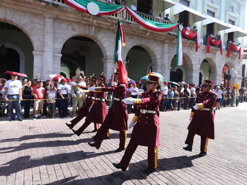 Escuelas ganadoras del Desfile Cívico Militar 2024 en Mérida, Yucatán. Premios en efectivo por destacada participación.