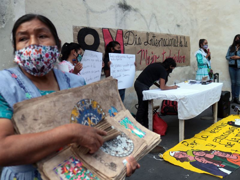 El 43% de las mujeres indígenas en prisión en México están acusadas de delitos relacionados con el crimen organizado. Descubre cómo la criminalización y la falta de acceso a servicios legales adecuados afectan a este grupo vulnerable. Lee más sobre las deficiencias del sistema penal y la ineficacia de la Ley de Amnistía en nuestro artículo completo.