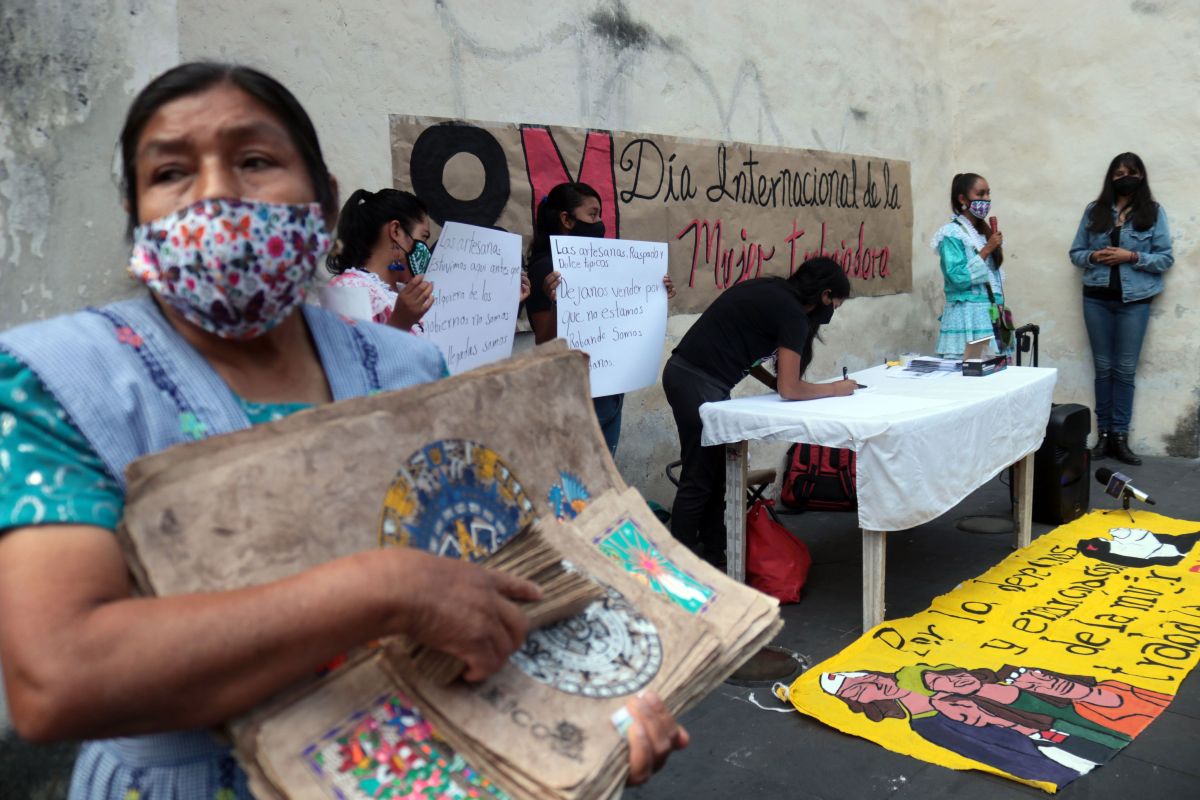 El 43% de las mujeres indígenas en prisión en México están acusadas de delitos relacionados con el crimen organizado. Descubre cómo la criminalización y la falta de acceso a servicios legales adecuados afectan a este grupo vulnerable. Lee más sobre las deficiencias del sistema penal y la ineficacia de la Ley de Amnistía en nuestro artículo completo.