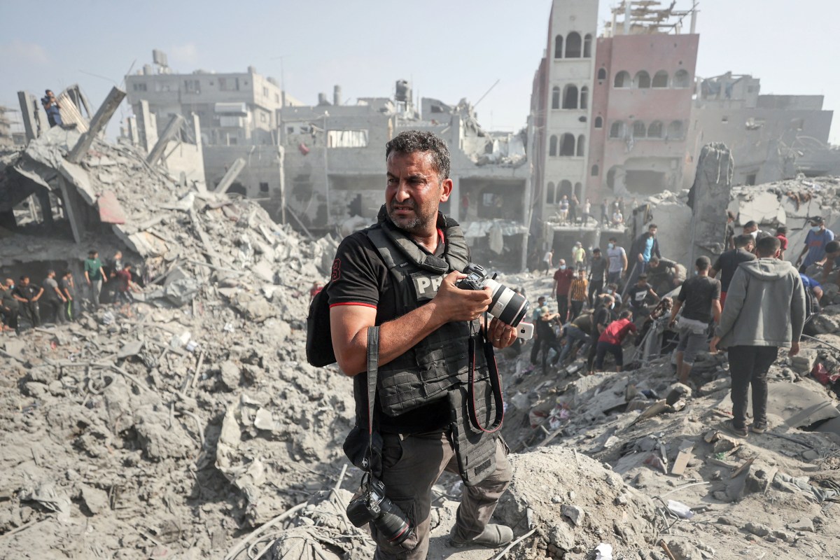 Mahmud Hams, fotógrafo palestino de AFP, gana el Premio Visa de Oro News en Perpiñán por su trabajo en Gaza. Conoce más detalles de su reconocimiento.