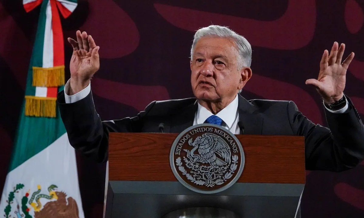 AMLO expresa su cariño al PRD y reflexiona sobre su papel en romper el bipartidismo PRI-PAN; no celebra su desaparición. Conoce más.