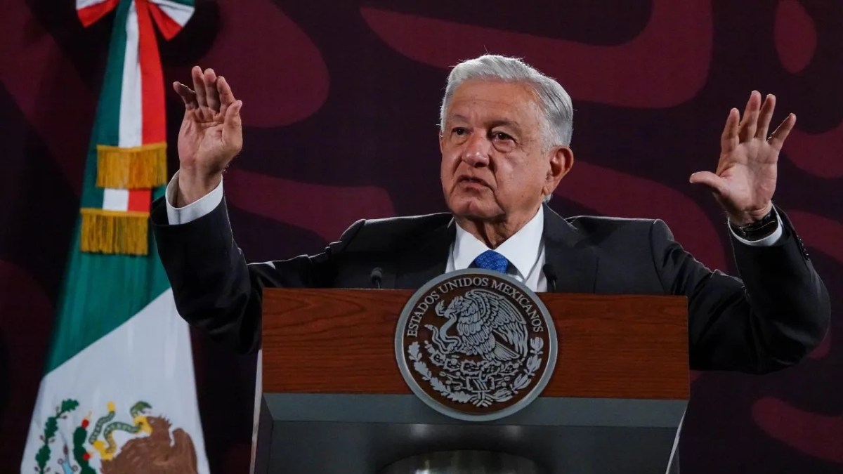 AMLO expresa su cariño al PRD y reflexiona sobre su papel en romper el bipartidismo PRI-PAN; no celebra su desaparición. Conoce más.