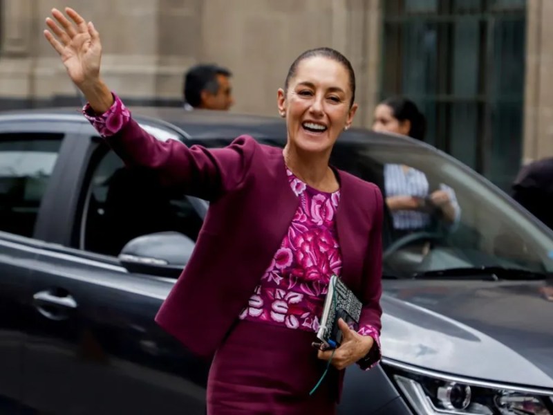 La presidenta electa de México, Claudia Sheinbaum, celebró la aprobación de la Reforma Judicial que tuvo lugar en las primeras horas de este miércoles. A través de su cuenta de X, Sheinbaum expresó que esta reforma traerá beneficios para el país. Destacó el logro diciendo: “Felicito a las y los diputados por la aprobación de la Reforma al Poder Judicial. Juntas y juntos, con el pueblo, construimos un México más próspero, democrático y justo.”