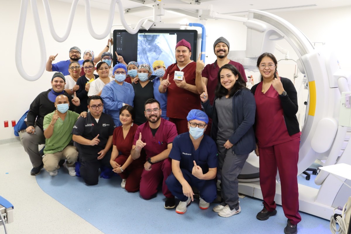 IMSS-Bienestar Yucatán realiza primer implante de válvula pulmonar percutánea en el sureste del país, beneficiando a pacientes sin seguridad social.