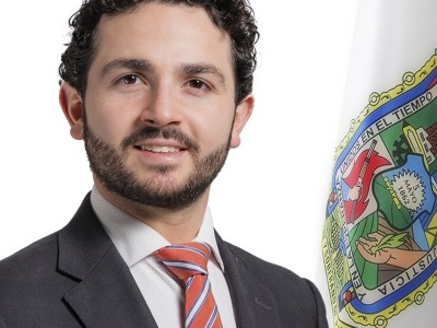 Ermilo Barrera Novelo es el nuevo Secretario de Fomento Económico y Trabajo de Yucatán, con una destacada trayectoria en políticas públicas y atracción de inversión.