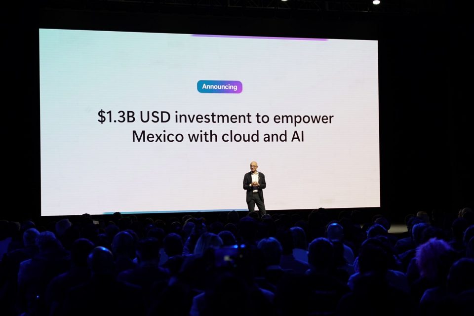 Microsoft invierte $1,300 millones en IA y tecnología en México, buscando fomentar el crecimiento inclusivo y capacitar a 5 millones de personas.