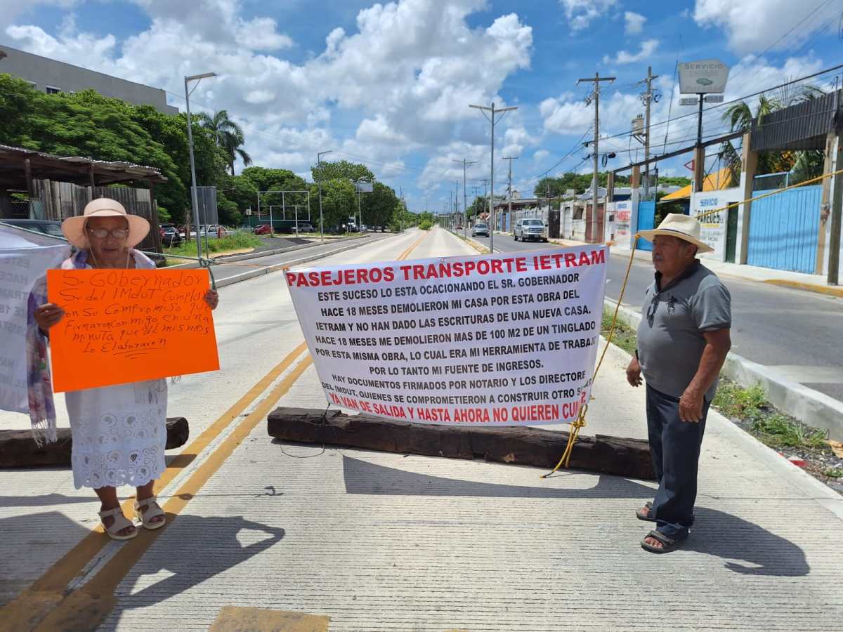 Tomás Garrido bloquea tramo del Ie-Tram en Mérida exigiendo que el Imdut cumpla un acuerdo incumplido sobre su terreno. Lee más sobre la protesta.