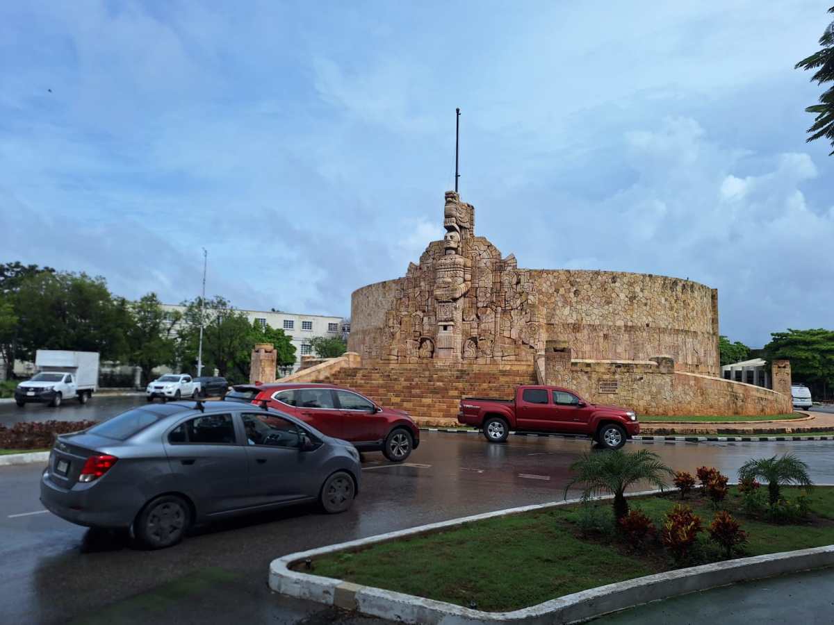 La Secretaría de Educación de Yucatán suspende clases en municipios en Alerta Naranja por el huracán Helene, 25-26 septiembre.