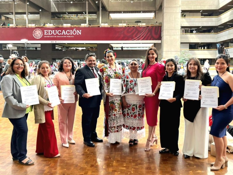 Docentes yucatecos fueron reconocidos por la SEP por su contribución en los nuevos Libros de Texto Gratuito para la Nueva Escuela Mexicana.