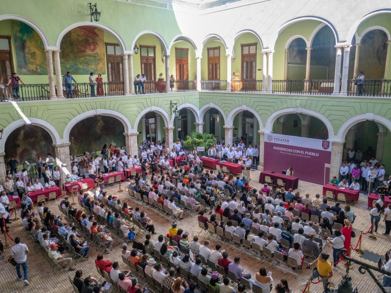 El gobernador de Yucatán, Joaquín Díaz Mena, inicia audiencias públicas para escuchar a los ciudadanos y atender sus necesidades.