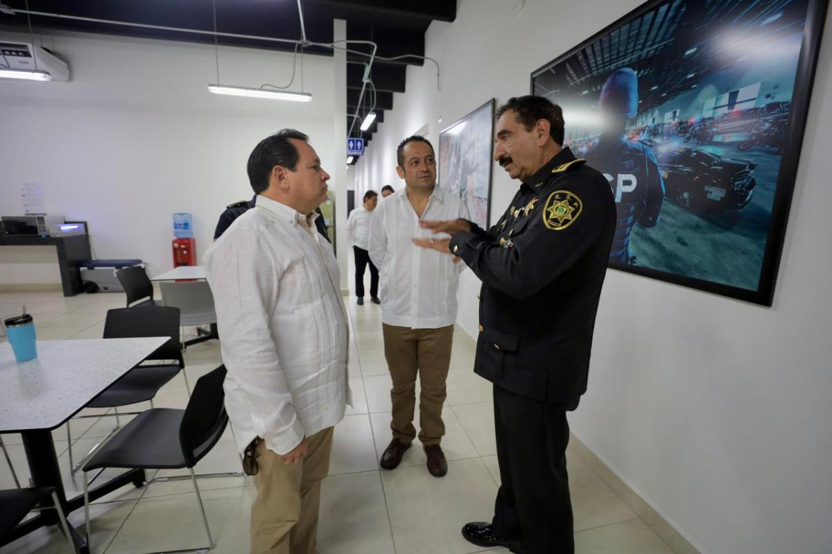 El Gobernador Díaz Mena se reunió con mandos de seguridad en el C5i, reafirmando su compromiso de mejorar la seguridad en Yucatán.