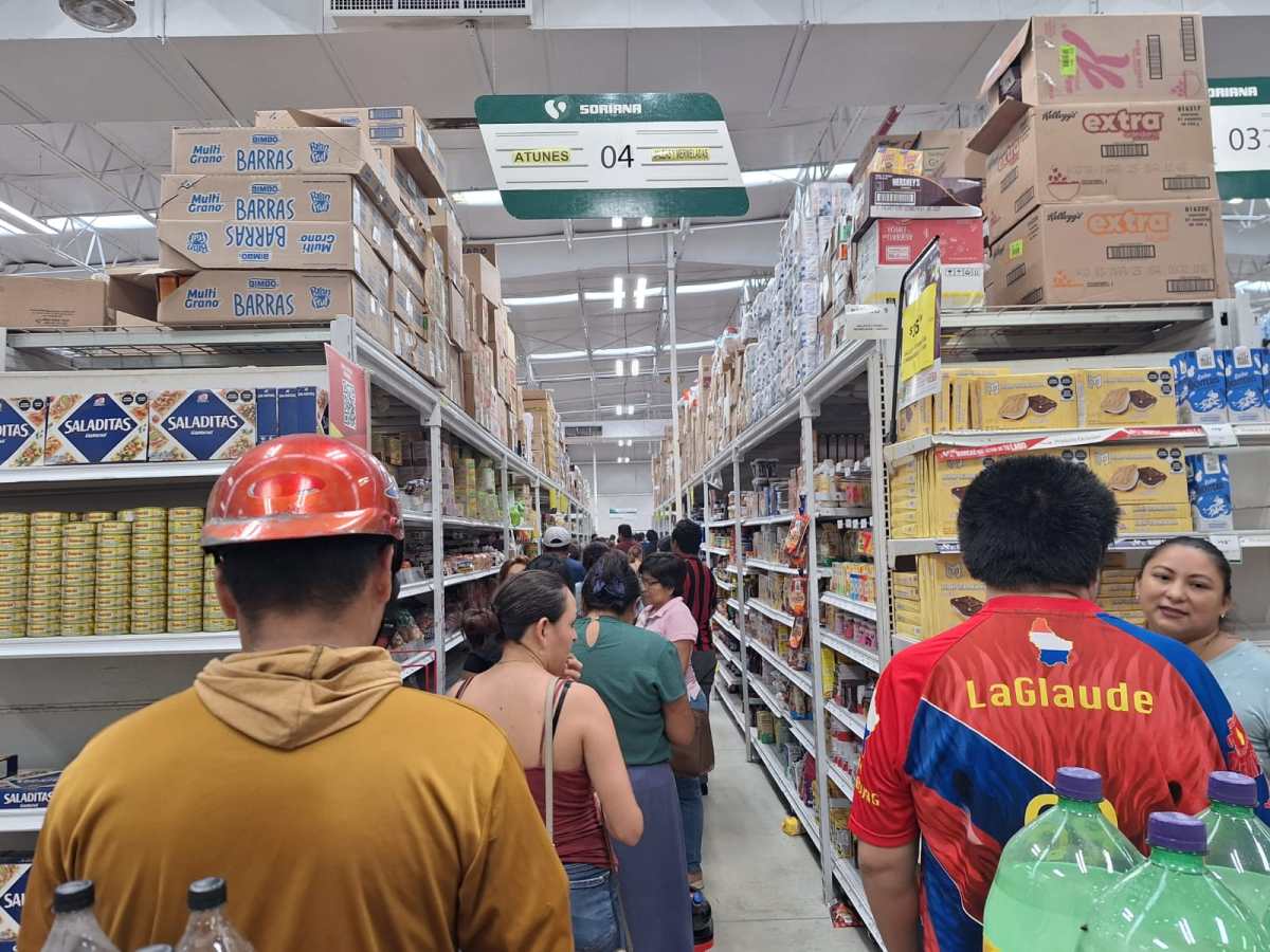 Progreseños abarrotan supermercados y gasolineras ante el huracán Milton. Se esperan fuertes efectos en las próximas horas.