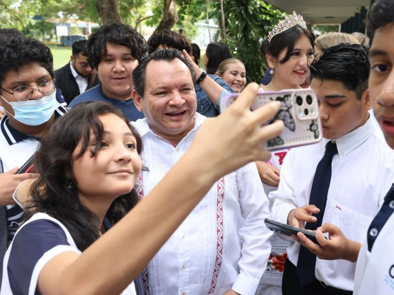 El Gobernador Díaz Mena anuncia cinco nuevas universidades en Yucatán, infraestructura en COBAY y el impulso al desarrollo profesional local.