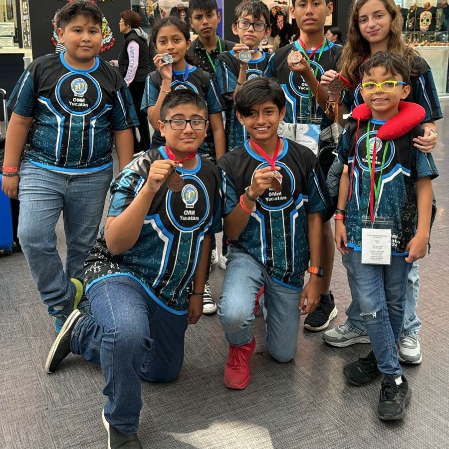 Estudiantes de Yucatán ganan medallas en la Olimpiada Nacional de Matemáticas, asesorados por la UADY y apoyados por SEGEY.