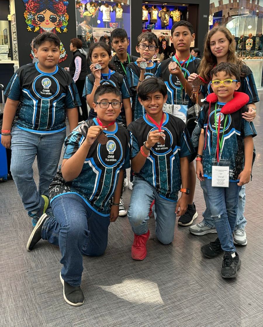 Estudiantes de Yucatán ganan medallas en la Olimpiada Nacional de Matemáticas, asesorados por la UADY y apoyados por SEGEY.