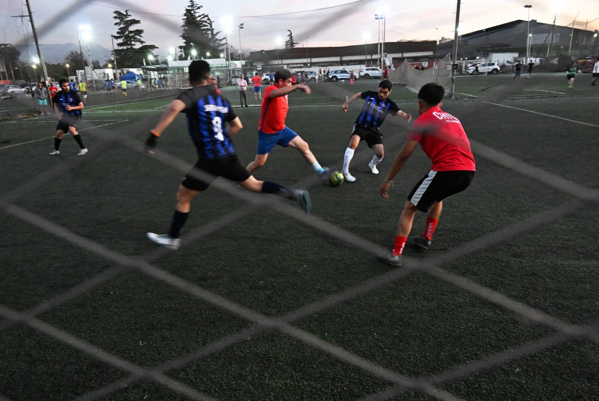 "El equipo de trasplantados de Chile promueve la donación de órganos a través del fútbol. Un ejemplo de superación y esperanza para miles."