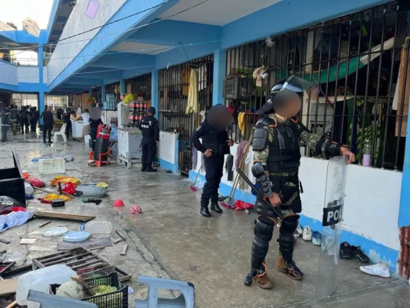 Operativo histórico en la cárcel de Cancún decomisa drogas, celulares y armas hechizas. Autoridades refuerzan seguridad tras hallazgos.