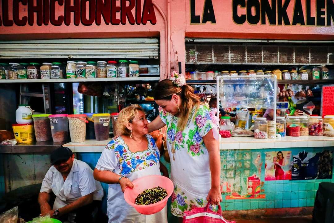 Cecilia Patrón anuncia un plan para organizar y mejorar la seguridad en los mercados de Mérida, promoviendo espacios seguros y ordenados.