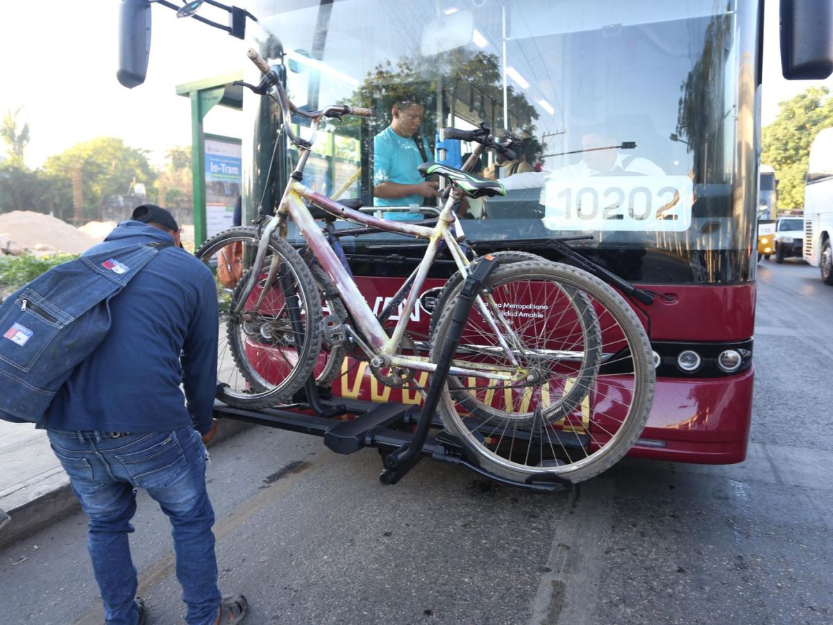 Nuevas unidades articuladas eléctricas inician pruebas en la Ruta Periférico de Va y Ven. Mejorarán el transporte para 24 mil usuarios diarios.