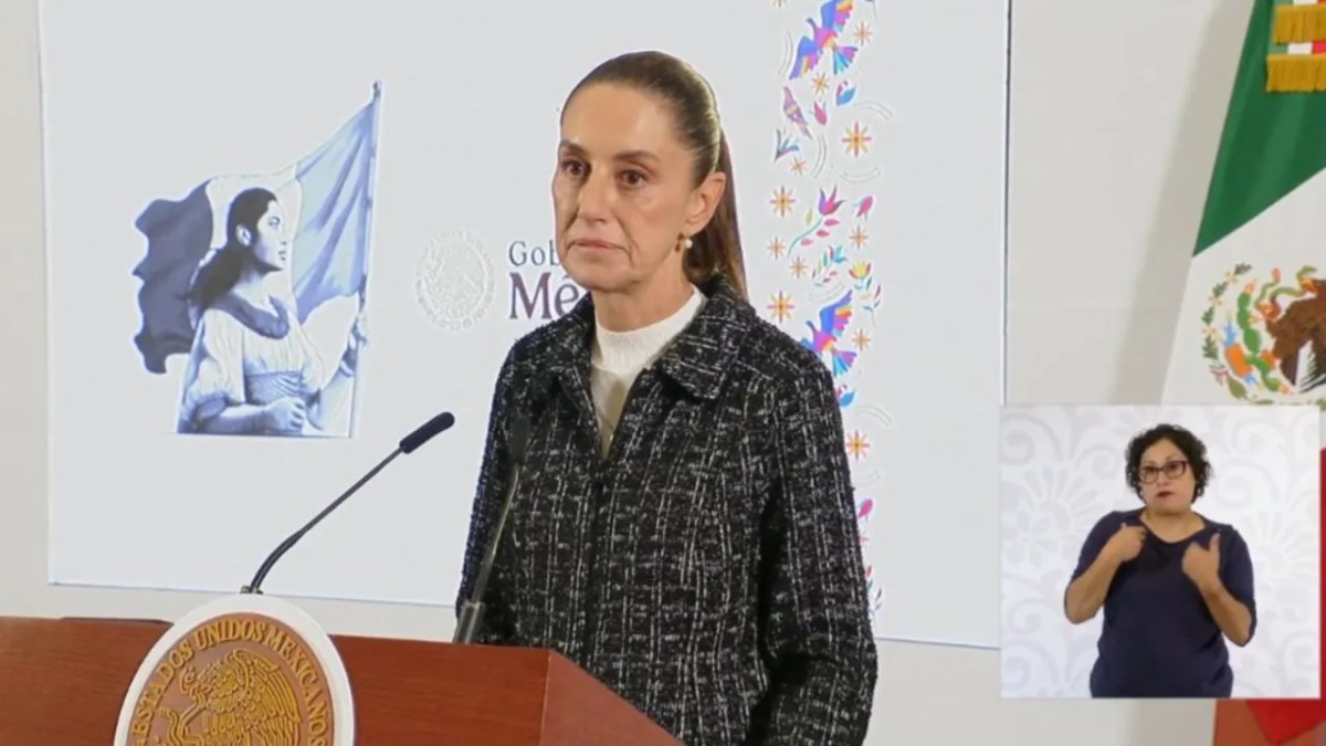 Claudia Sheinbaum fortalece la recaudación fiscal en 2025 sin reforma estructural, enfocándose en aduanas, evasión fiscal y facturas falsas.