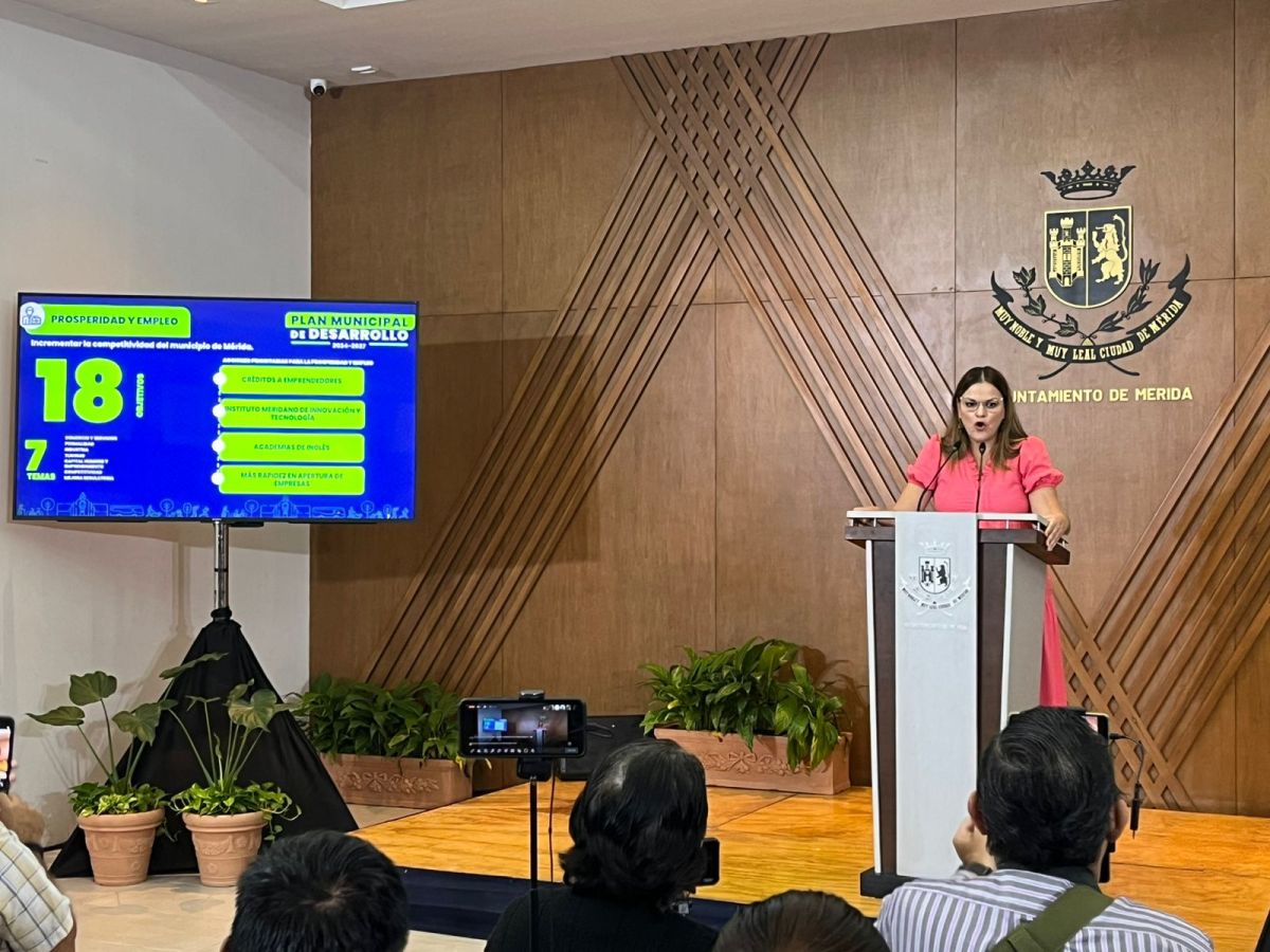 Cecilia Patrón presenta el Plan Municipal de Desarrollo de Mérida con 6 ejes clave: combate a la pobreza, inclusión, seguridad y medio ambiente.