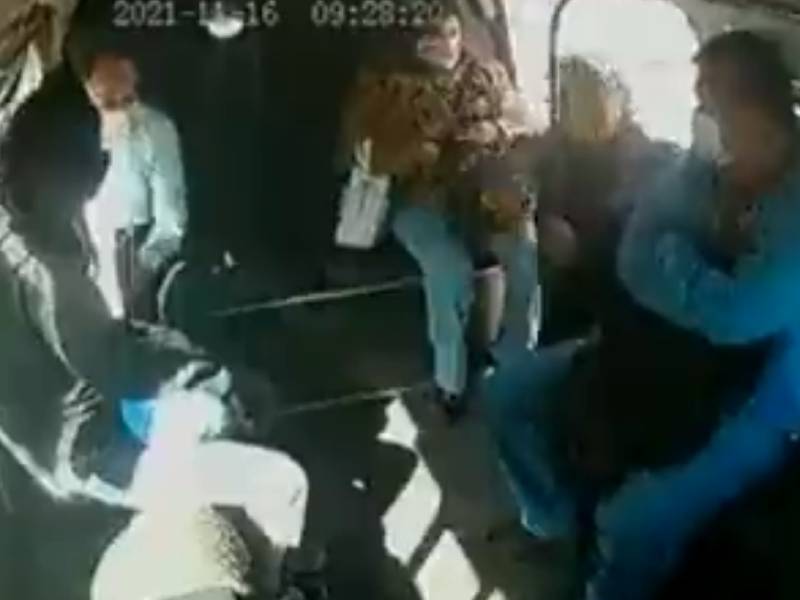 “Ya te la sabes": Conductor acelera y frena asalto
