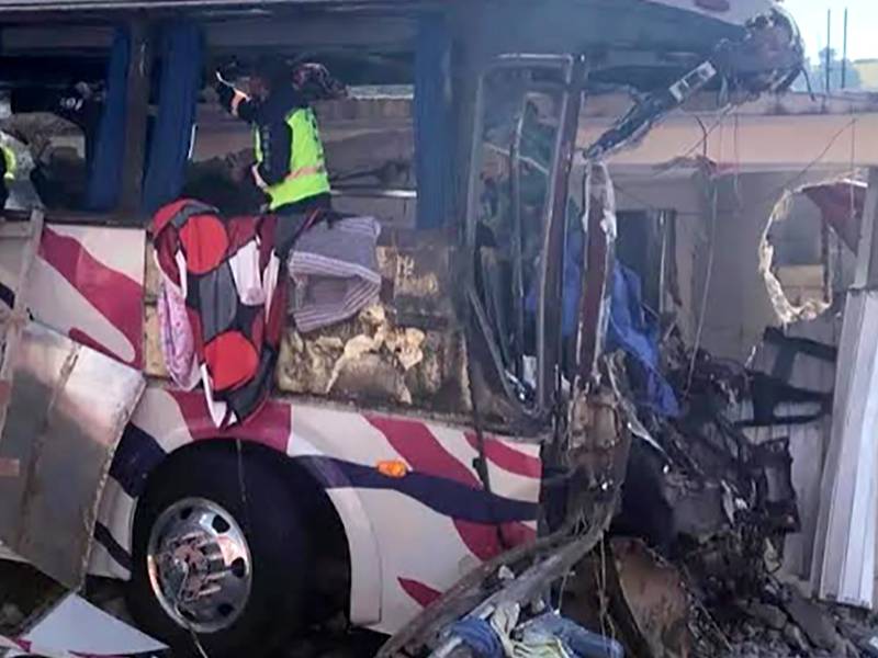Autobús con peregrinos se queda sin frenos