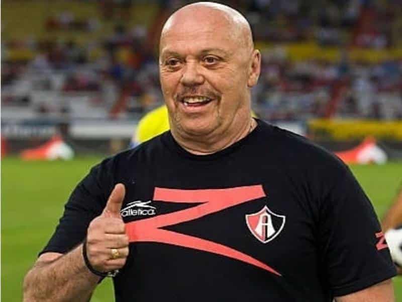"Perro Bermúdez" se tatuará escudo del Atlas en la cabeza