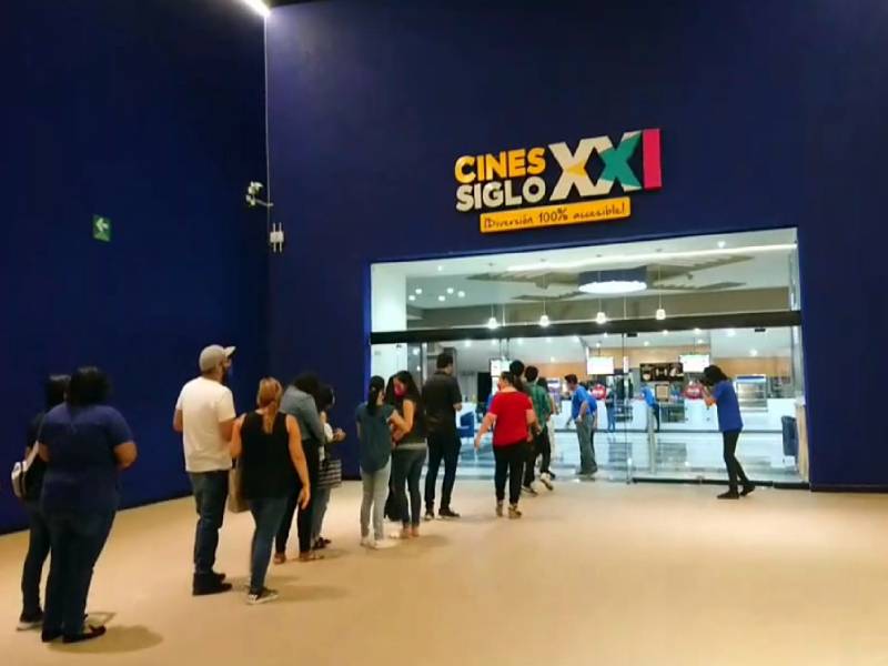 Reaperturan cines Siglo XXI después de más de dos años inactivos