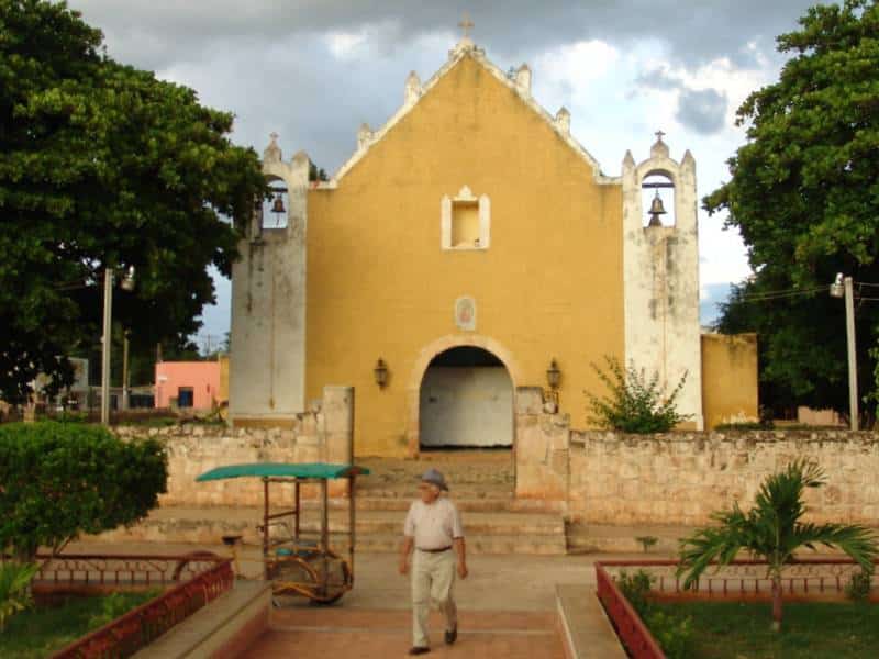 Llama sacerdote de Tzucacab a donar despensas a necesitados
