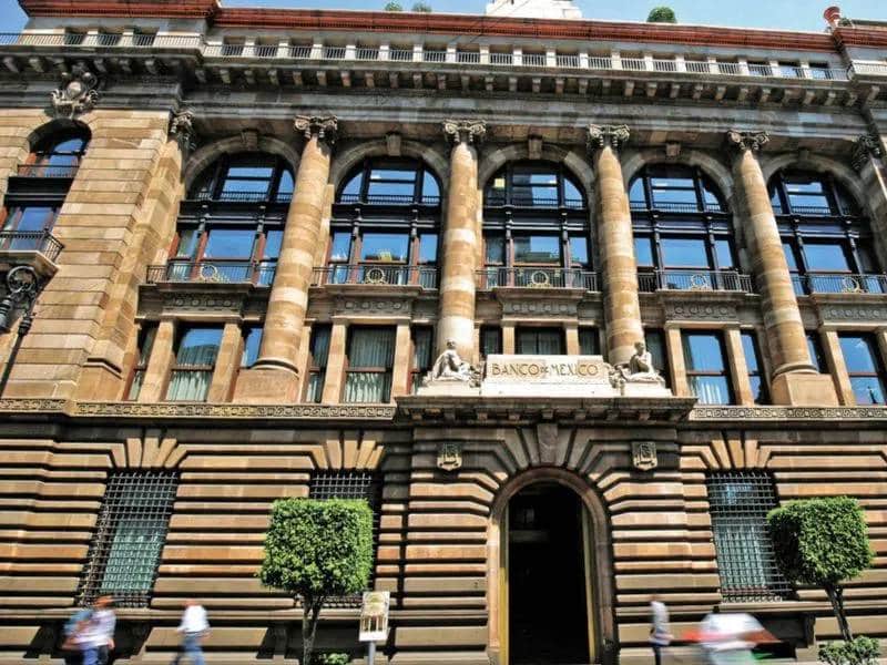 Estiman Banxico suba tasa referencia hasta 50pb