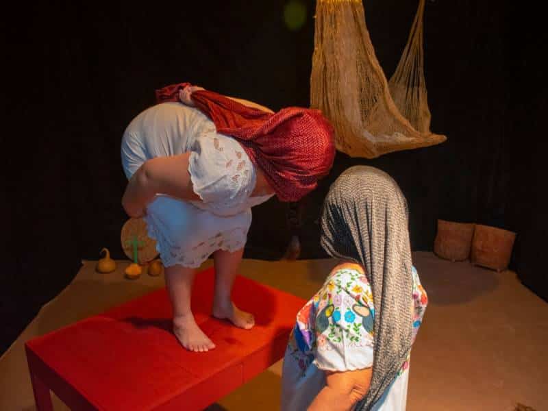 Colectivos presentan obra de teatro bilingüe, maya y español