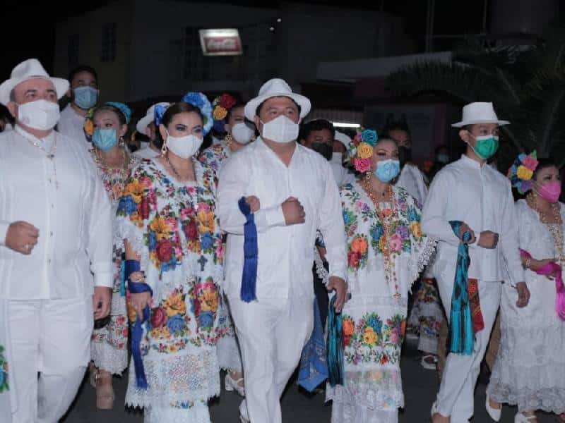Se devela en Yucatán el primer monumento dedicado a “Los Jaraneros”