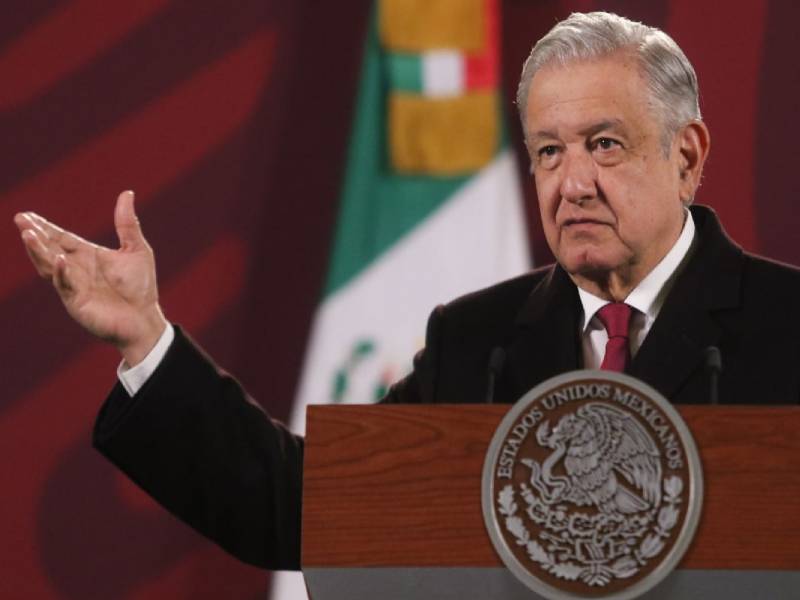 AMLO: En el INE parecen ambiciosos por estar peleando por dinero